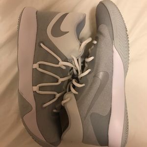 Nike KD Trey V (white/gray) size 10.5